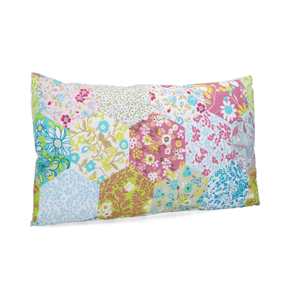 Imagen de ALMOHADON INFANTIL PATCHWORK PASTEL 55x30